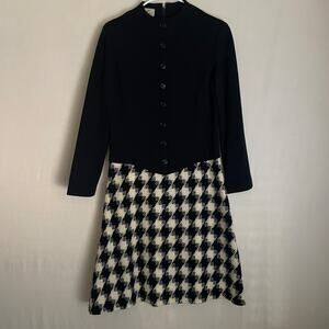 Vintage Carlyle Black Cream Houndstooth Long Sleeve Dress.